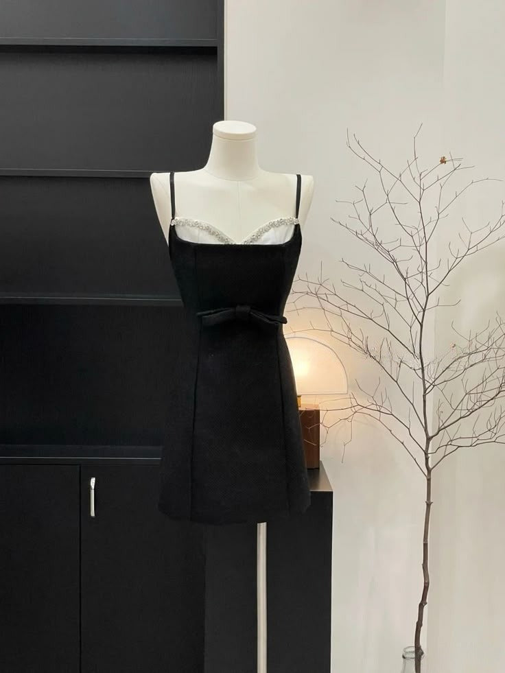 Pretty A Line Spaghetti Straps Black Satin Beads Short Homecoming Dress 19th Birthday Outfits