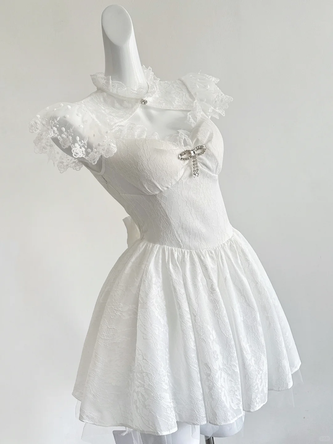Princess White A Line Satin Lace Short Homecoming Dress 19th Birthday Outfits