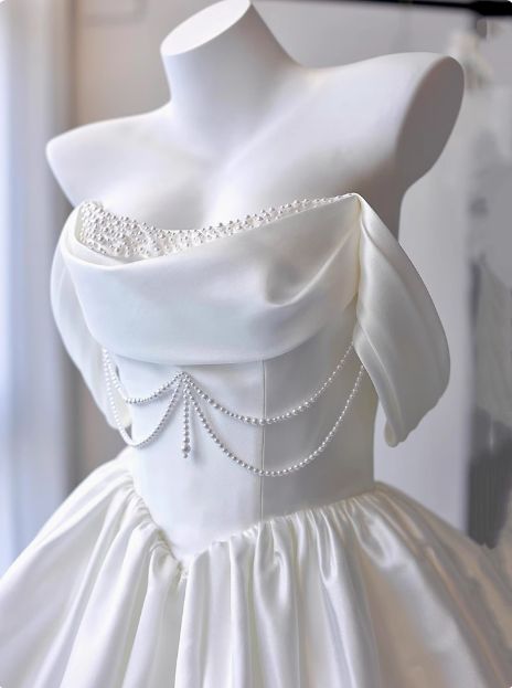 Princess A Line Off The Shoulder Satin Beaded Short Homecoming Dress 16th Birthday Outfits