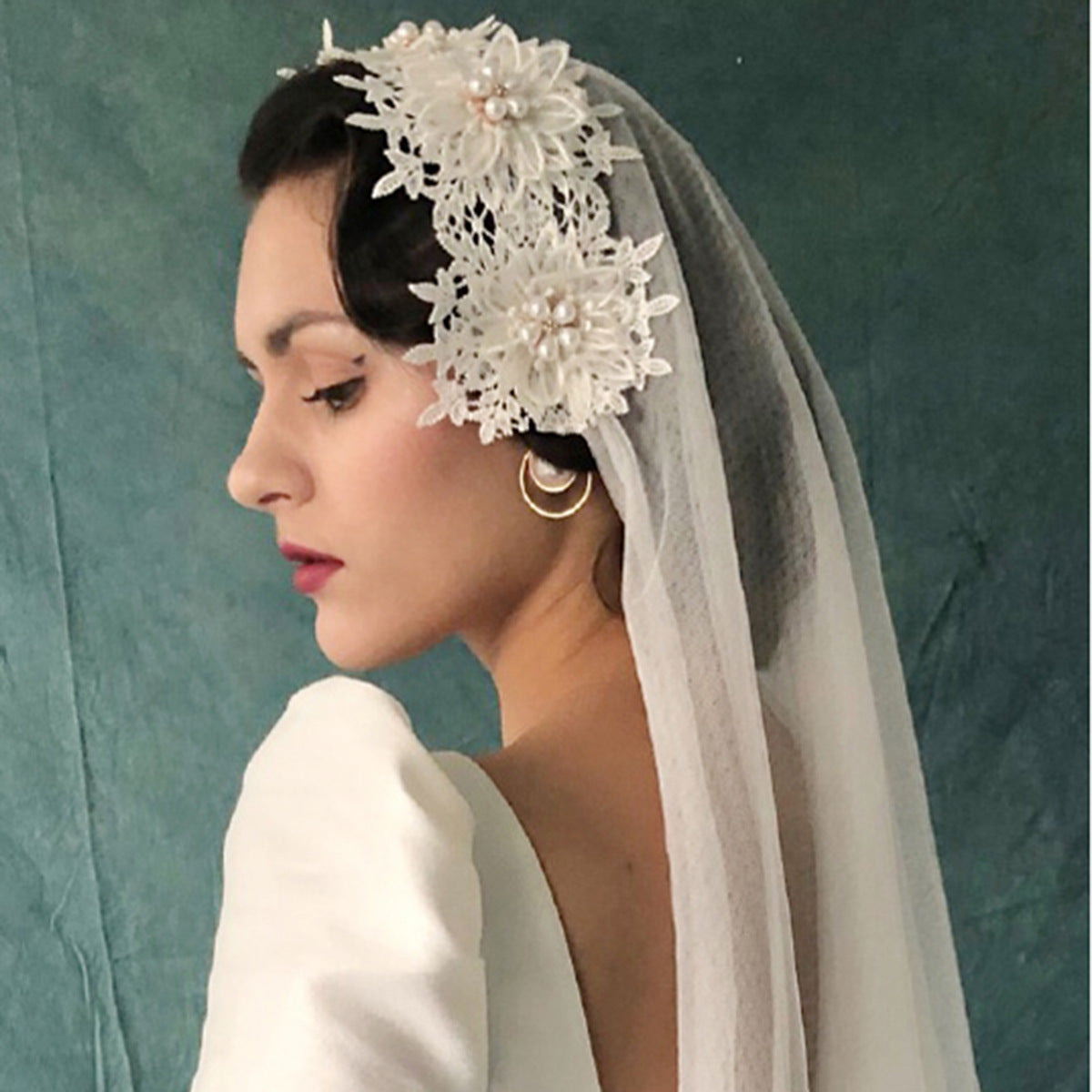 Vintage Flowers White Tulle Bridal Veil