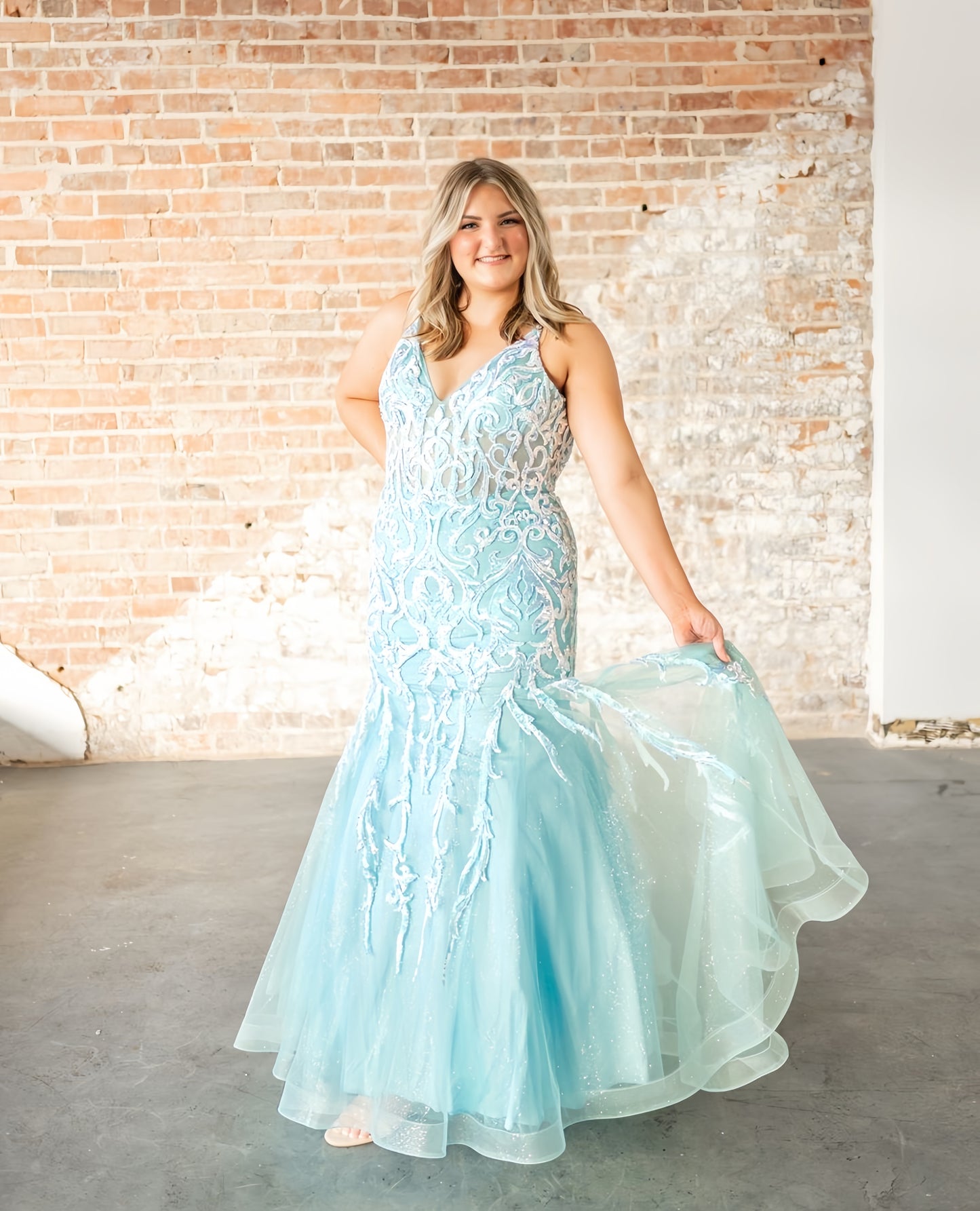 Sky Blue Appliques Mermaid Prom Dresses V-Neck Formal Gown