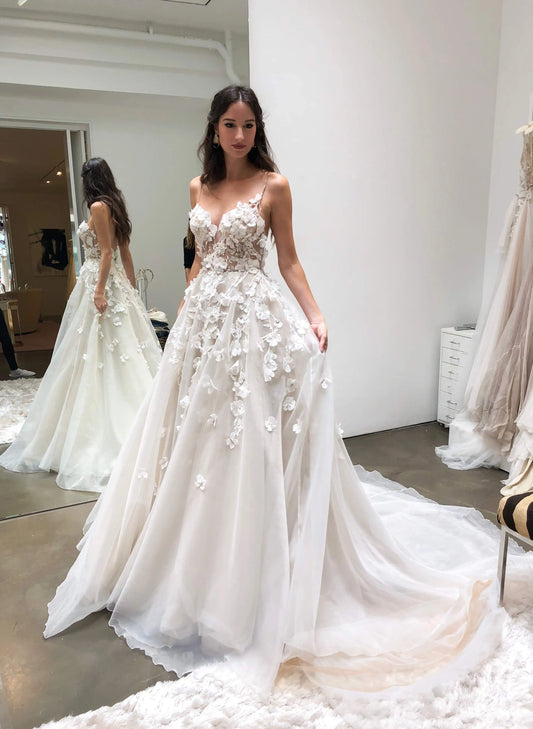 Light Champagne White Chiffon Wedding Dresses With 3D Floral Appliques