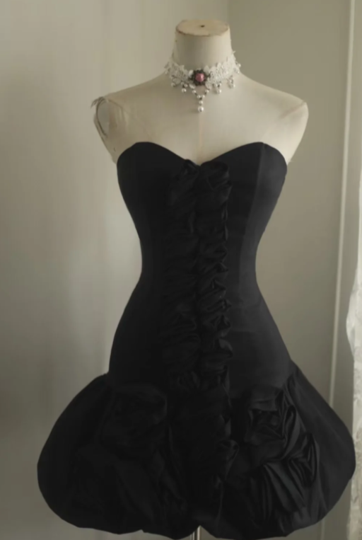 Cute Black A Line Sweetheart Satin Short Homecoming Dress 19th Birthday Outfits