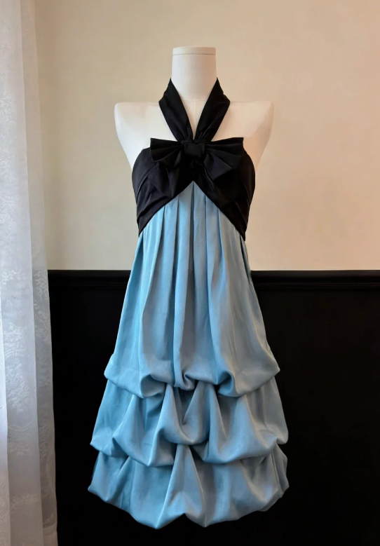 Chic A Line Halter Satin Short Homecoming Dress 16th Birthday Outfits