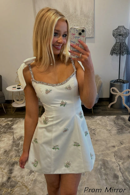 Charming Black/White Beaded Mini Homecoming Dresses