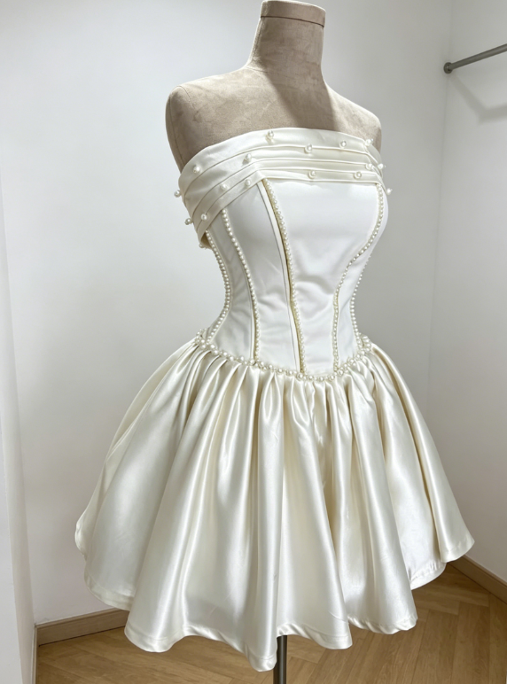 Simple White Homecoming Dress Strapless Short Summer Dress A-Line Satin Birthdy Party Dress
