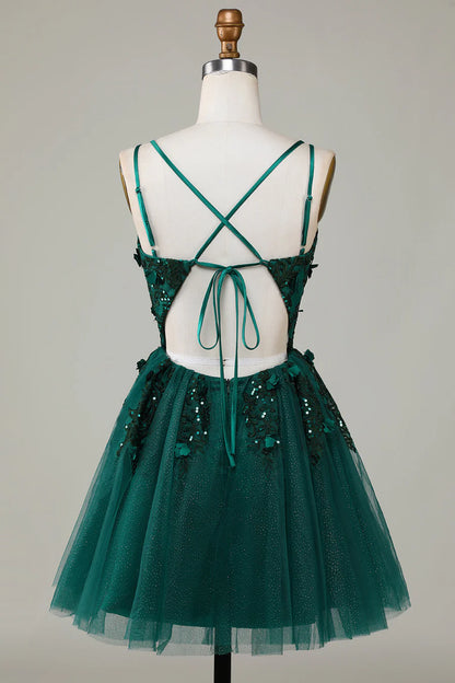 Emerald Green V-Neck A-Line Homecoming Dress with Appliques