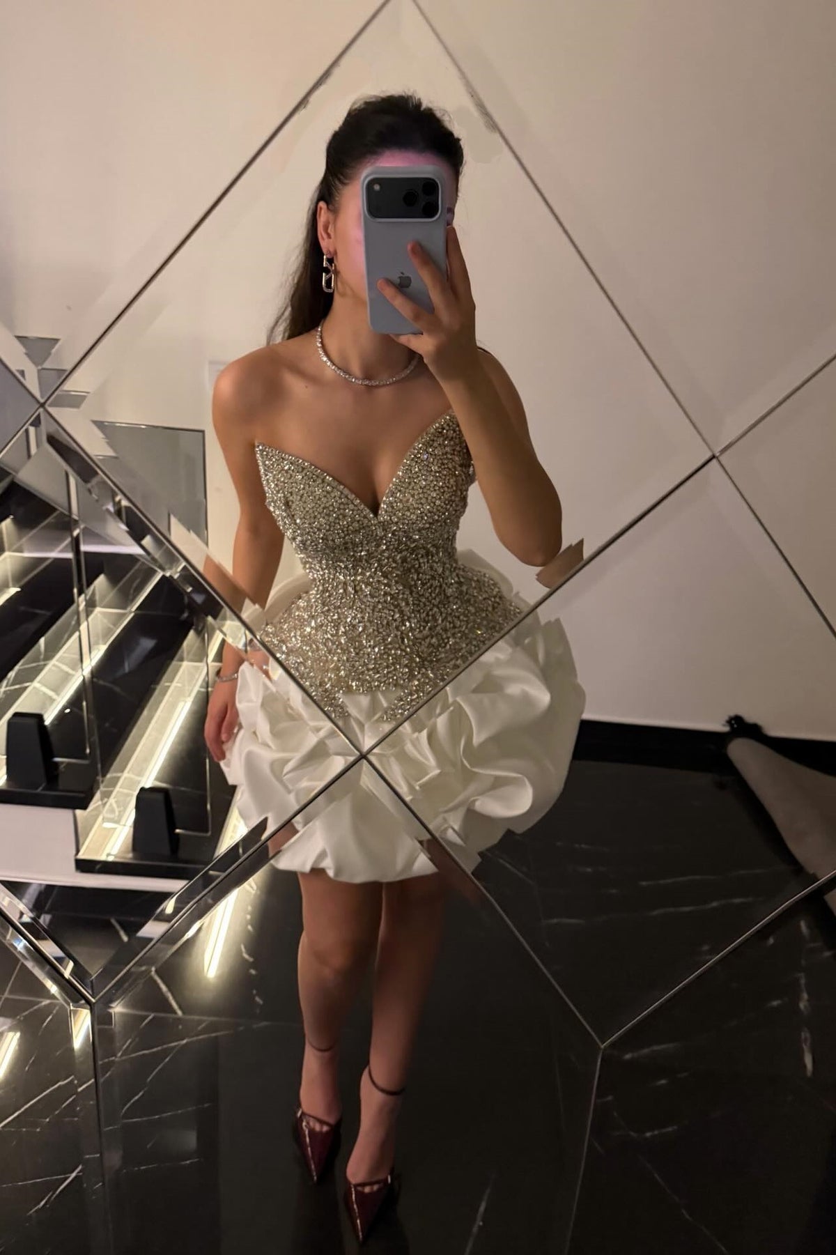 Luxury White Beaded Bodycon Satin Homecoming Dresses