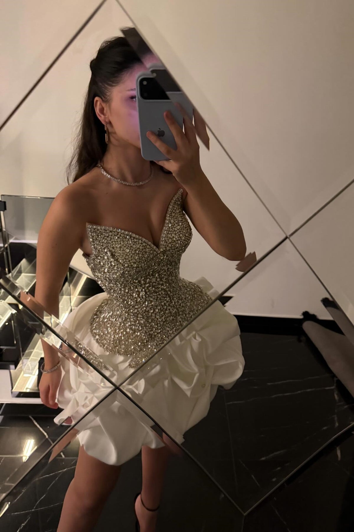 Luxury White Beaded Bodycon Satin Homecoming Dresses