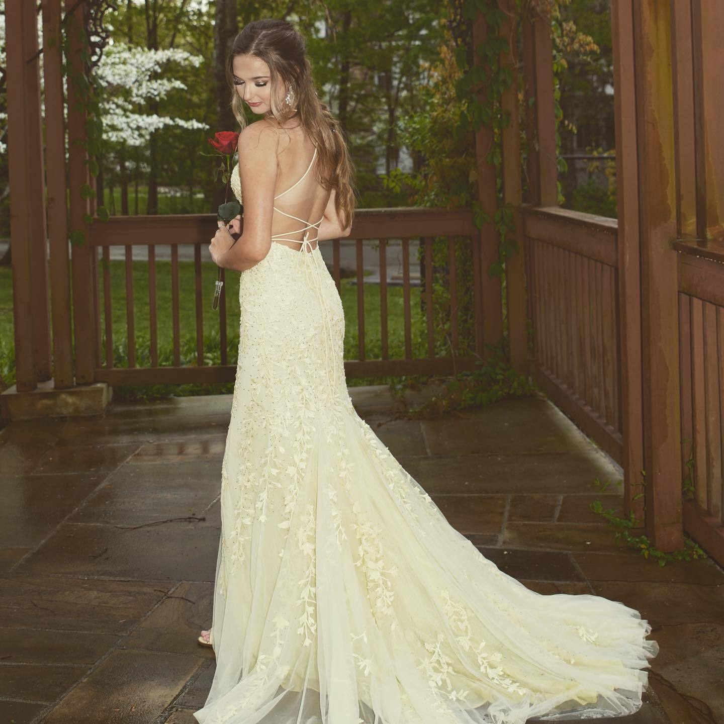 Mermaid Yellow Lace Appliques Long Formal Dress