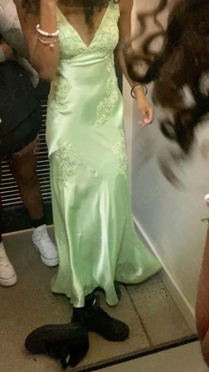 Mint Green V-Neck Prom Dress With Appliques