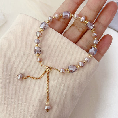 Vintage-style pearl bracelet