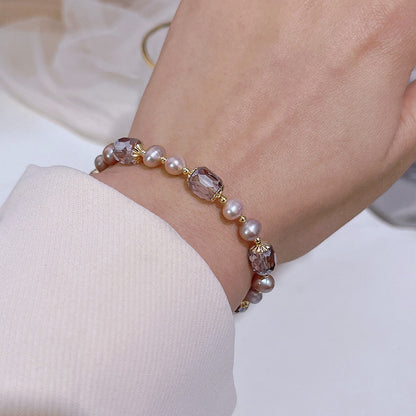 Vintage-style pearl bracelet