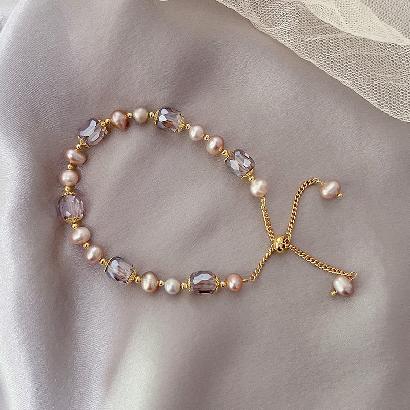 Vintage-style pearl bracelet