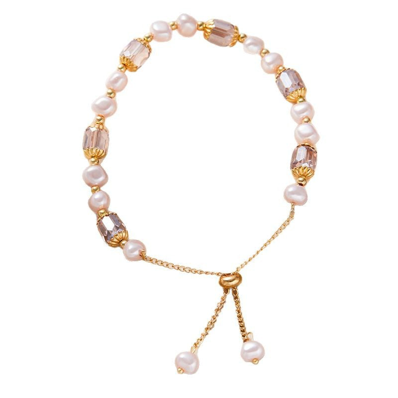 Vintage-style pearl bracelet
