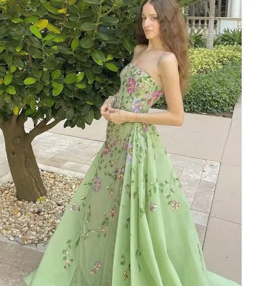 Pretty Sheath Strapless Green Floor Length Evening Dress Organza Prom Dresses With Embroidered