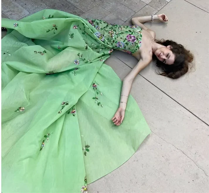 Pretty Sheath Strapless Green Floor Length Evening Dress Organza Prom Dresses With Embroidered