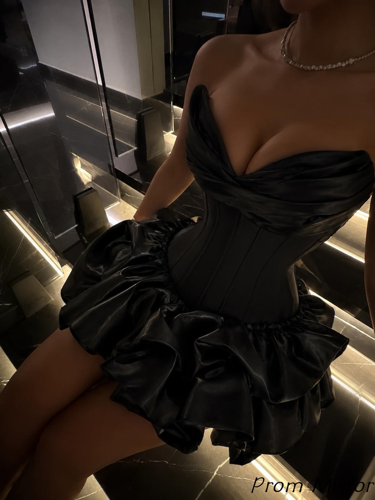 Sexy Black Corset Satin Strapless Homecoming Dresses