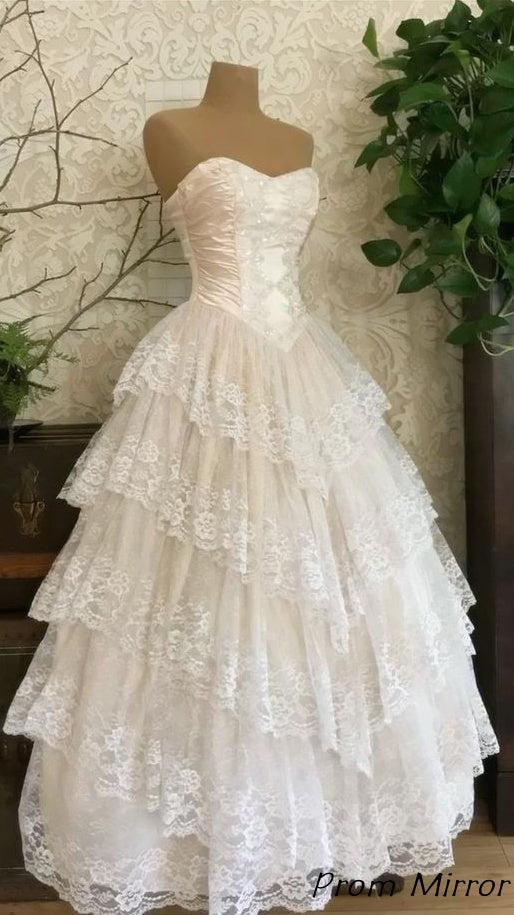 Vintage Ivory Sweetheart Lace Ruffle Wedding Dress