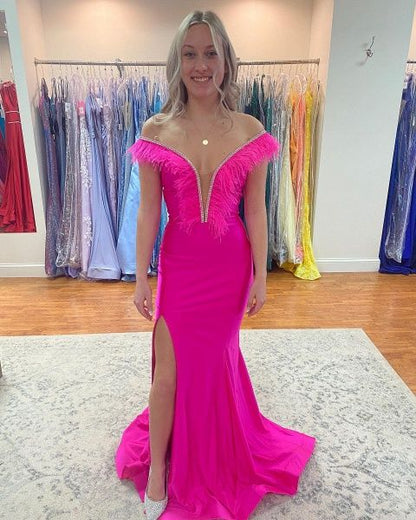 PM386,Charming Fuchsia Feather Off-the-shoulder Floor-length Mermaid Prom Dress With Slit